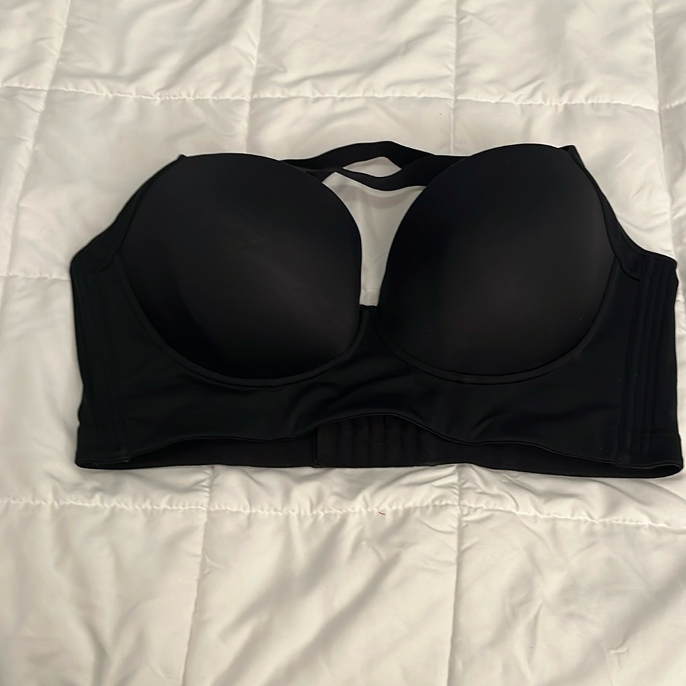 Corset bra, crisscross straps anyway you want to wear strapless